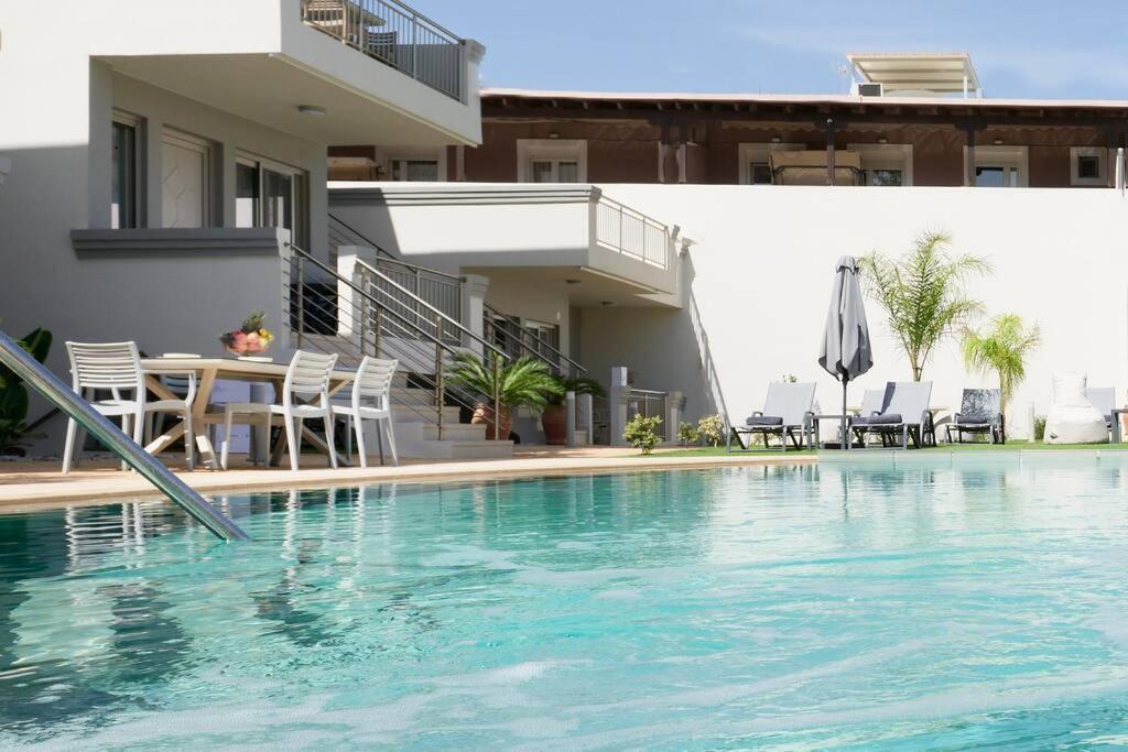 Superior Family Apartment W/Pool Dining Area Stavromenos Eksteriør bilde