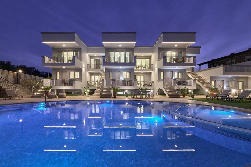 Superior Family Apartment W/Pool Dining Area Stavromenos Eksteriør bilde